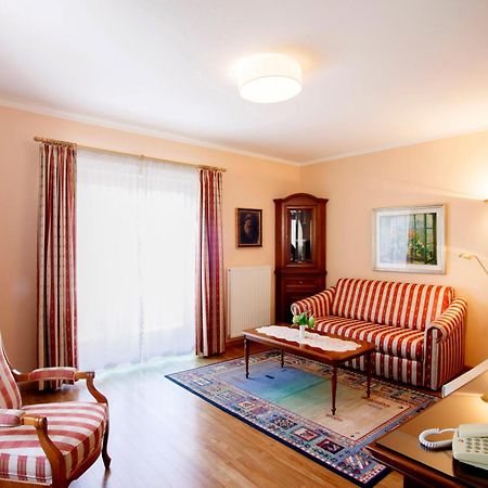 Hotel Foerstlerhof Postal / Burgstall Bagian luar foto
