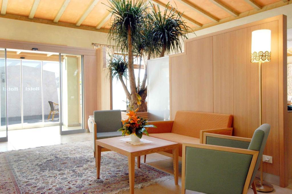 Hotel Foerstlerhof Postal / Burgstall Bagian luar foto
