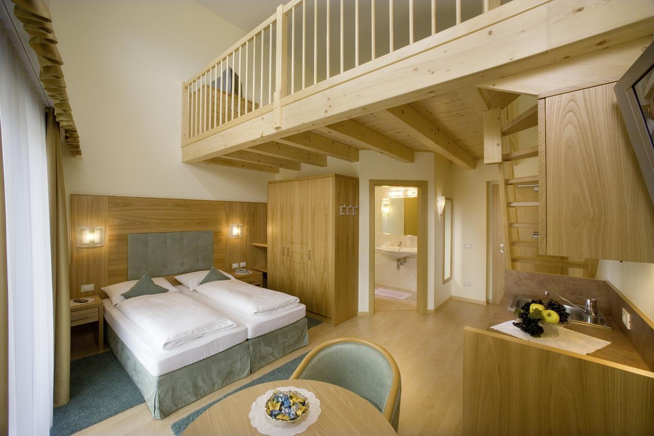 Hotel Foerstlerhof Postal / Burgstall Bagian luar foto