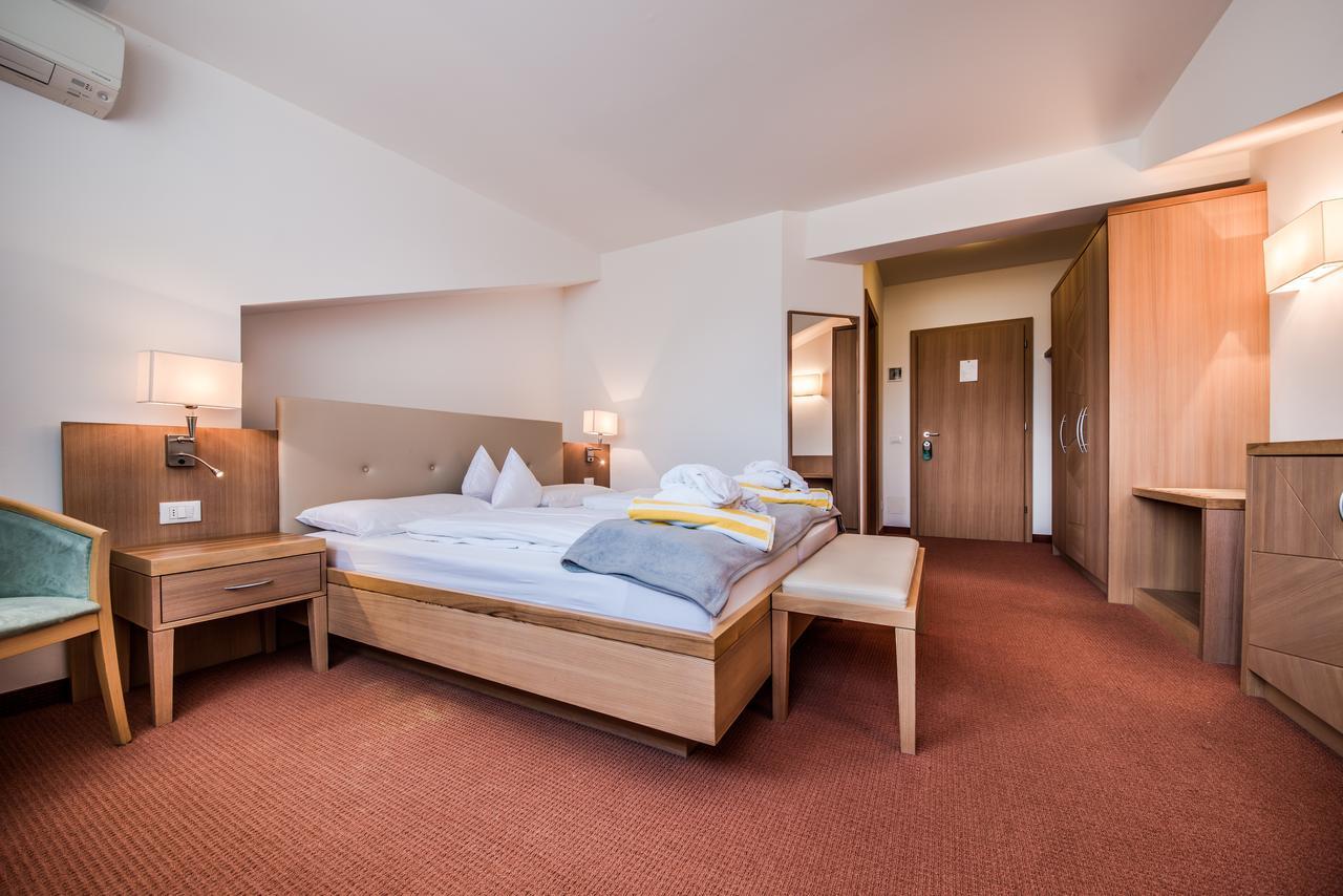 Hotel Foerstlerhof Postal / Burgstall Bagian luar foto